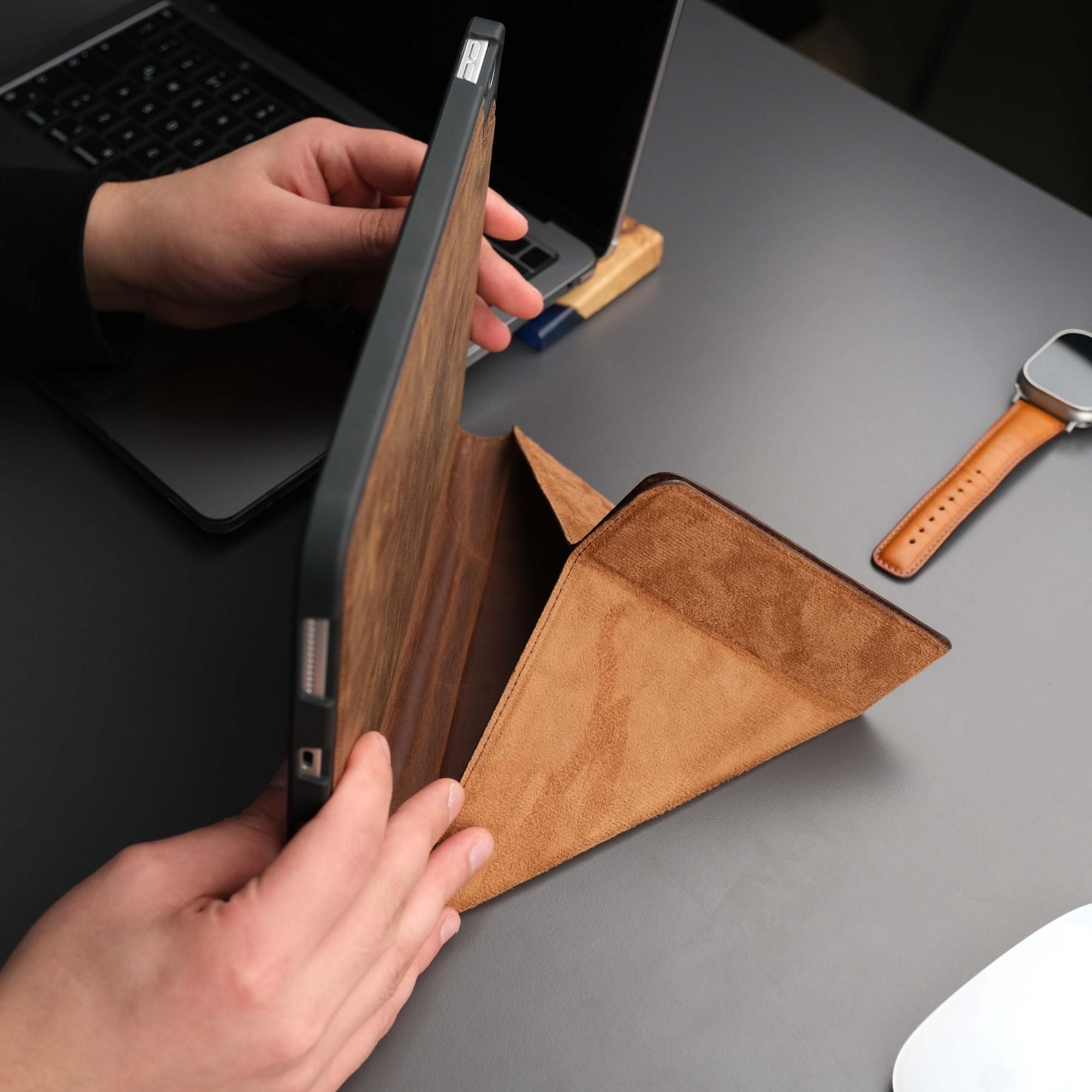 2024 iPad Deri Kılıf | Şık ve Fonksiyonel Koruma