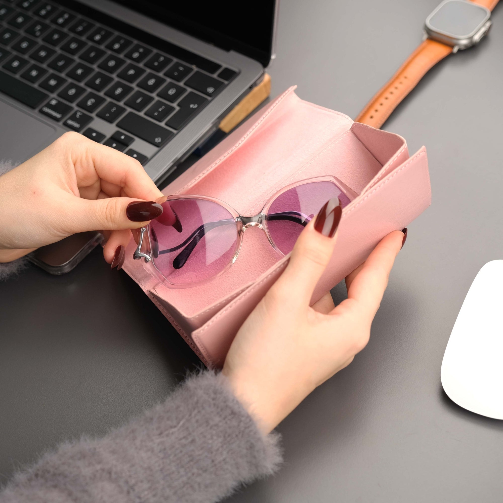 Deri Gözlük Kılıfı | Piramit Tasarımlı ve Boyun Askılı Modeller