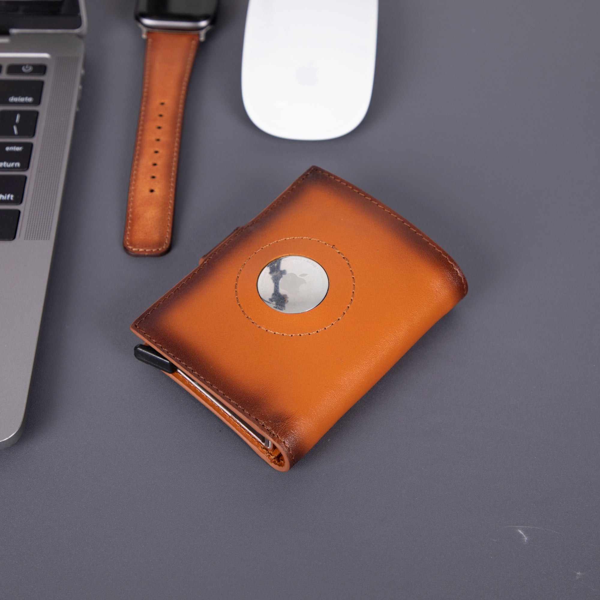 TORONATA’nın El Yapımı AirTag Kılıfı Serisi | TORONATA