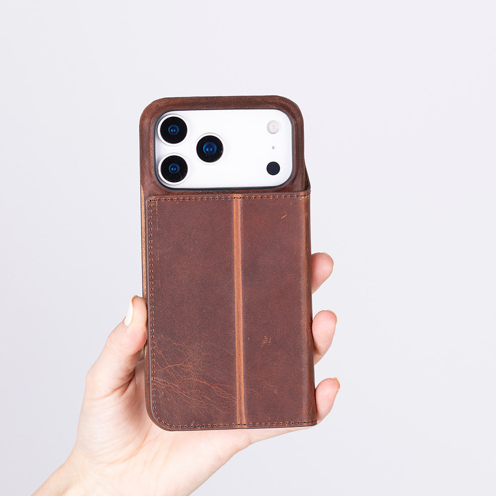 Decatur iPhone 18 full-grain leather folio case - Antic Brown - view 3