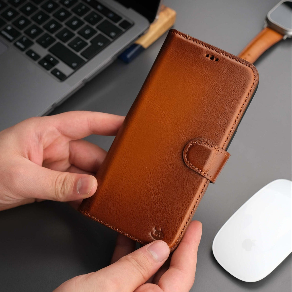 Casper iPhone 18 Pro Max full-grain leather wallet case - Tan - view 25