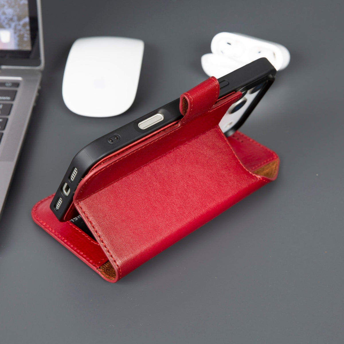 Casper iPhone 18 Pro full-grain leather wallet case - Red - view 41