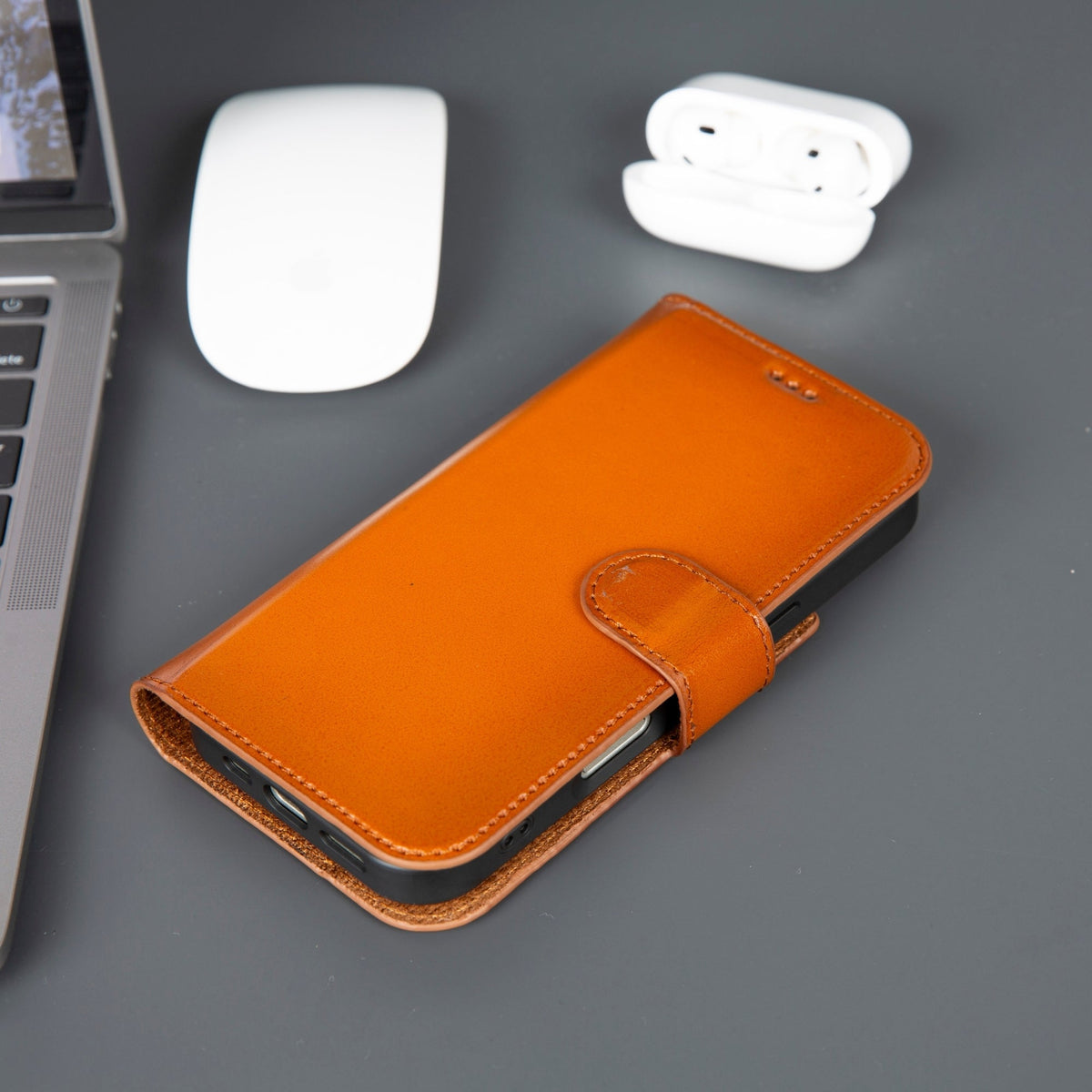 Casper iPhone 18 Pro full-grain leather wallet case - Tan - view 3