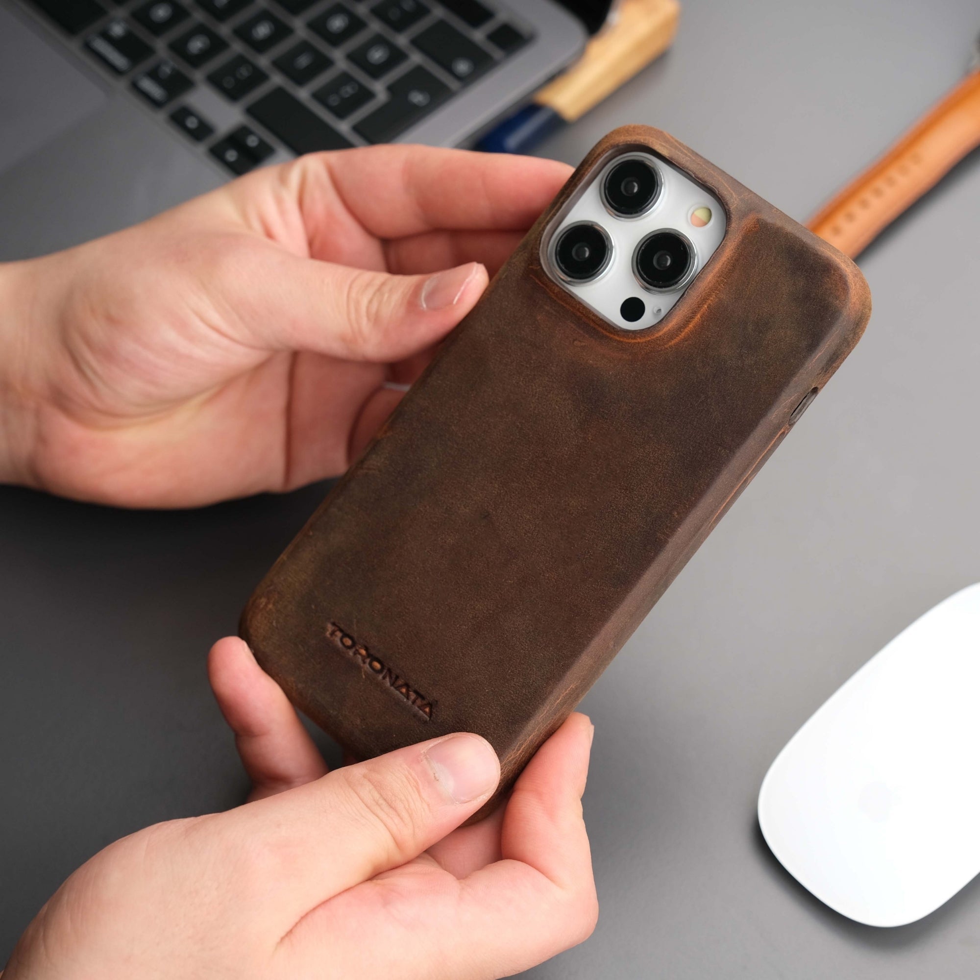 iPhone 15 Pro Max Deri Kılıf: TORONATA El İşçiliği | MagSafe Uyumlu Premium Koruma