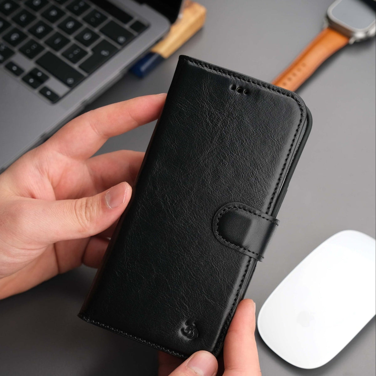 Casper iPhone 18 Pro Max full-grain leather wallet case - Black - view 36 