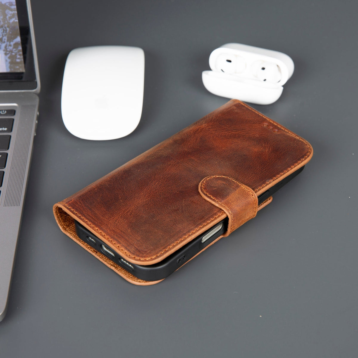 Casper iPhone 18 full-grain leather wallet case - Antic Brown - view 4 #color_antik-kahve